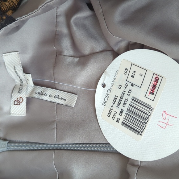 BNWT BCBG Cocktail Dress Size 2 - Picture 6 of 7